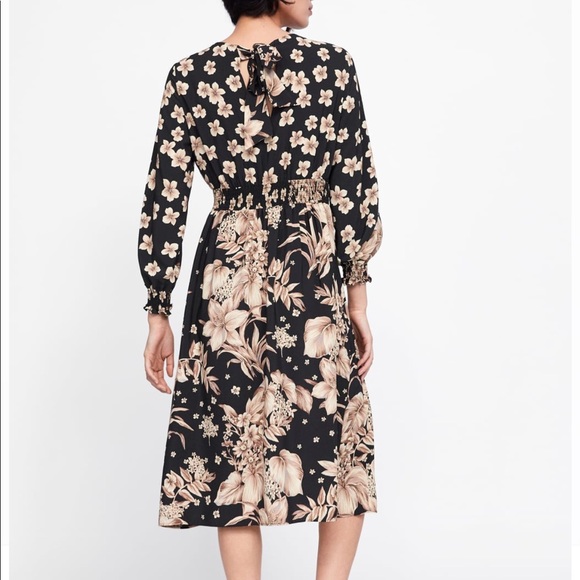 Zara Floral Dress - Picture 5 of 9